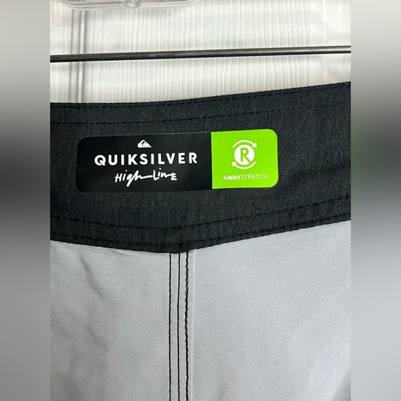 Quicksilver Men’s Mid Length 20” High-Line Board Shorts -Sz 42 - Gray/Gray camo - Picture 5 of 10